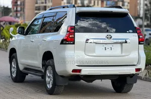 Toyota Land Cruiser Prado 2019 White