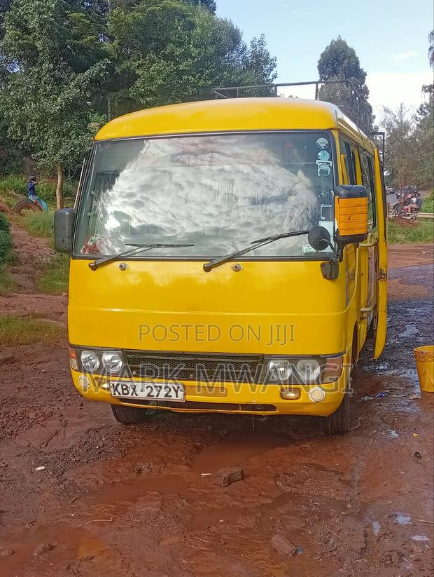 Mitsubishi Fuso Rosa 2007 Yellow