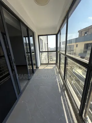 4bdrm Apartment in Valley Arcade for rent