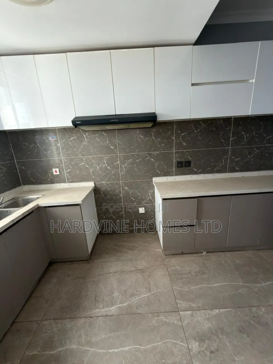 4bdrm Apartment in Valley Arcade for rent
