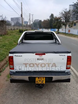 Toyota Hilux 2012 White