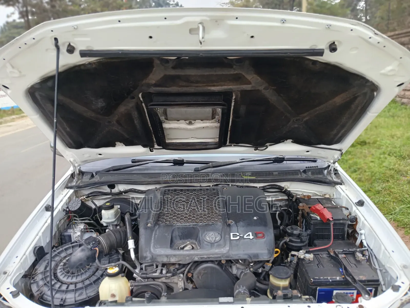 Toyota Hilux 2012 White