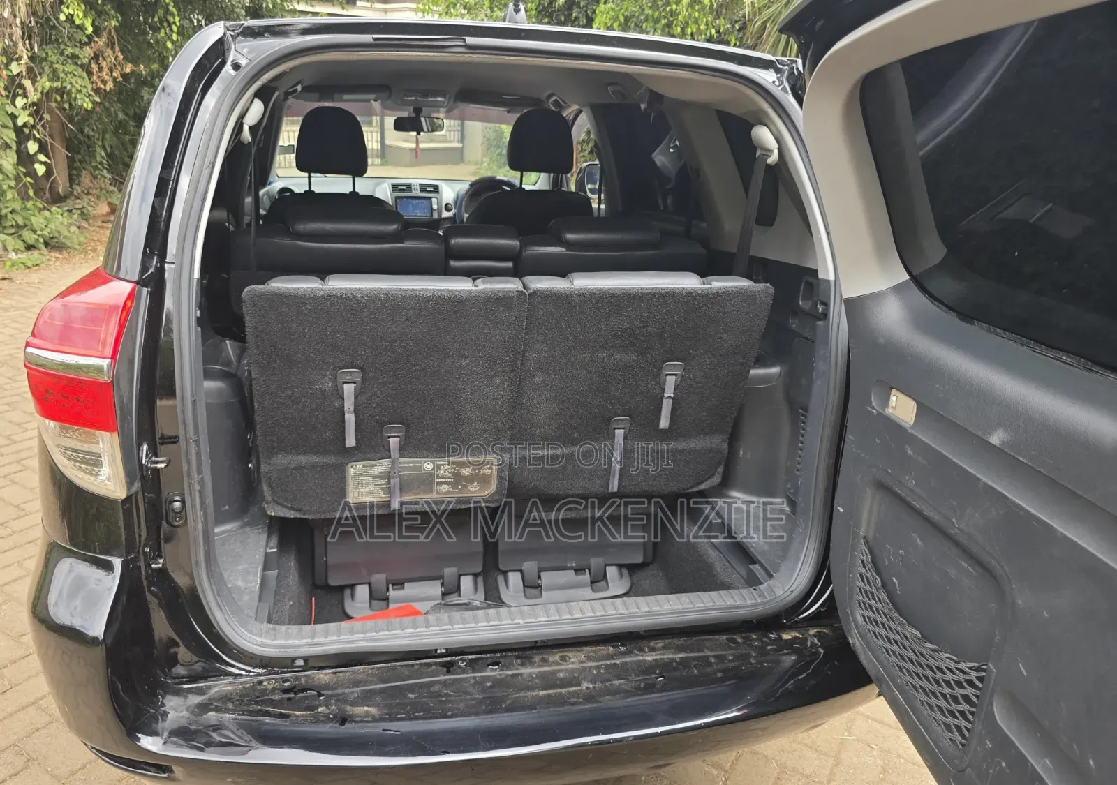 Toyota Vanguard 2010 Black