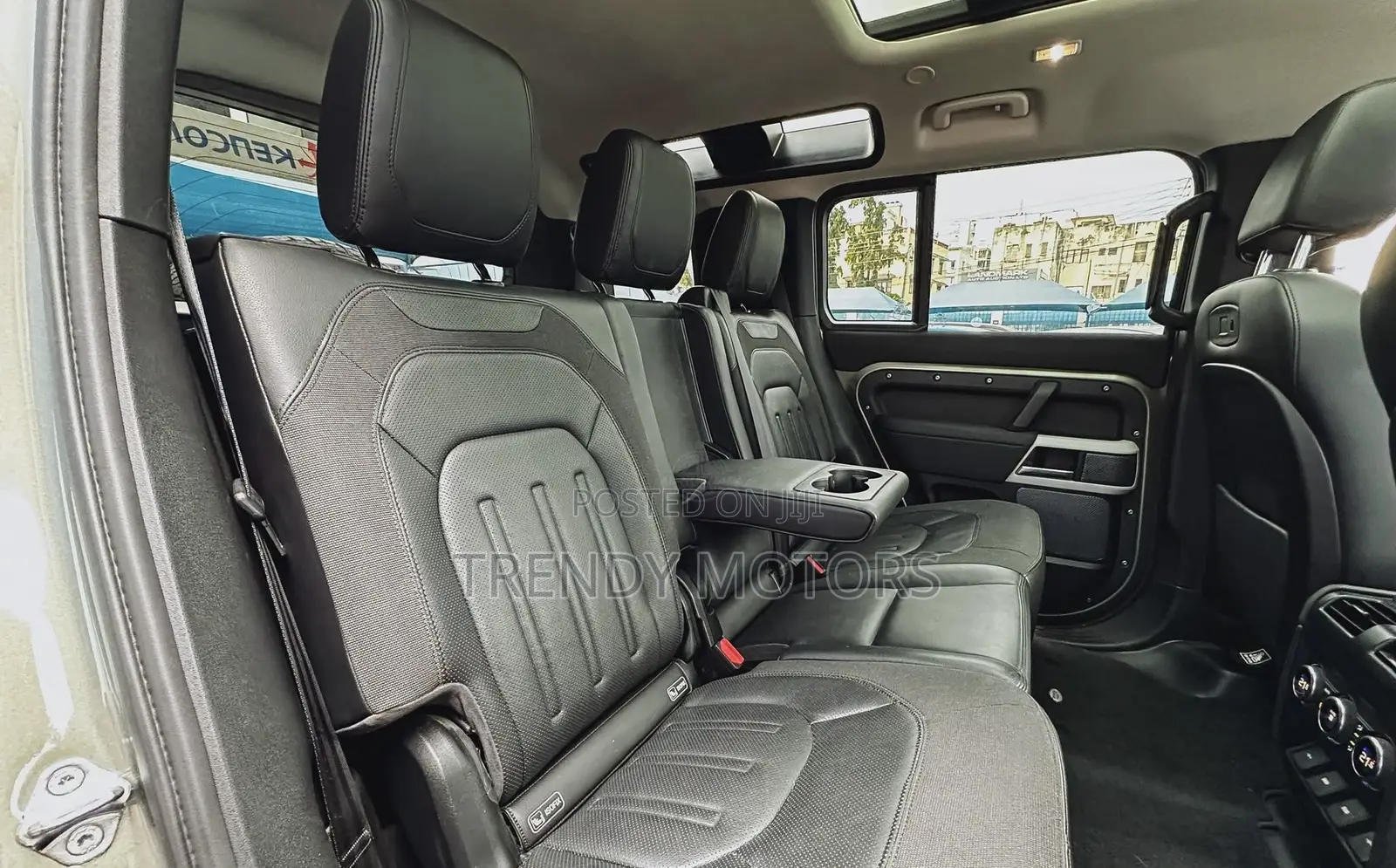 Land Rover Defender 2022 Green