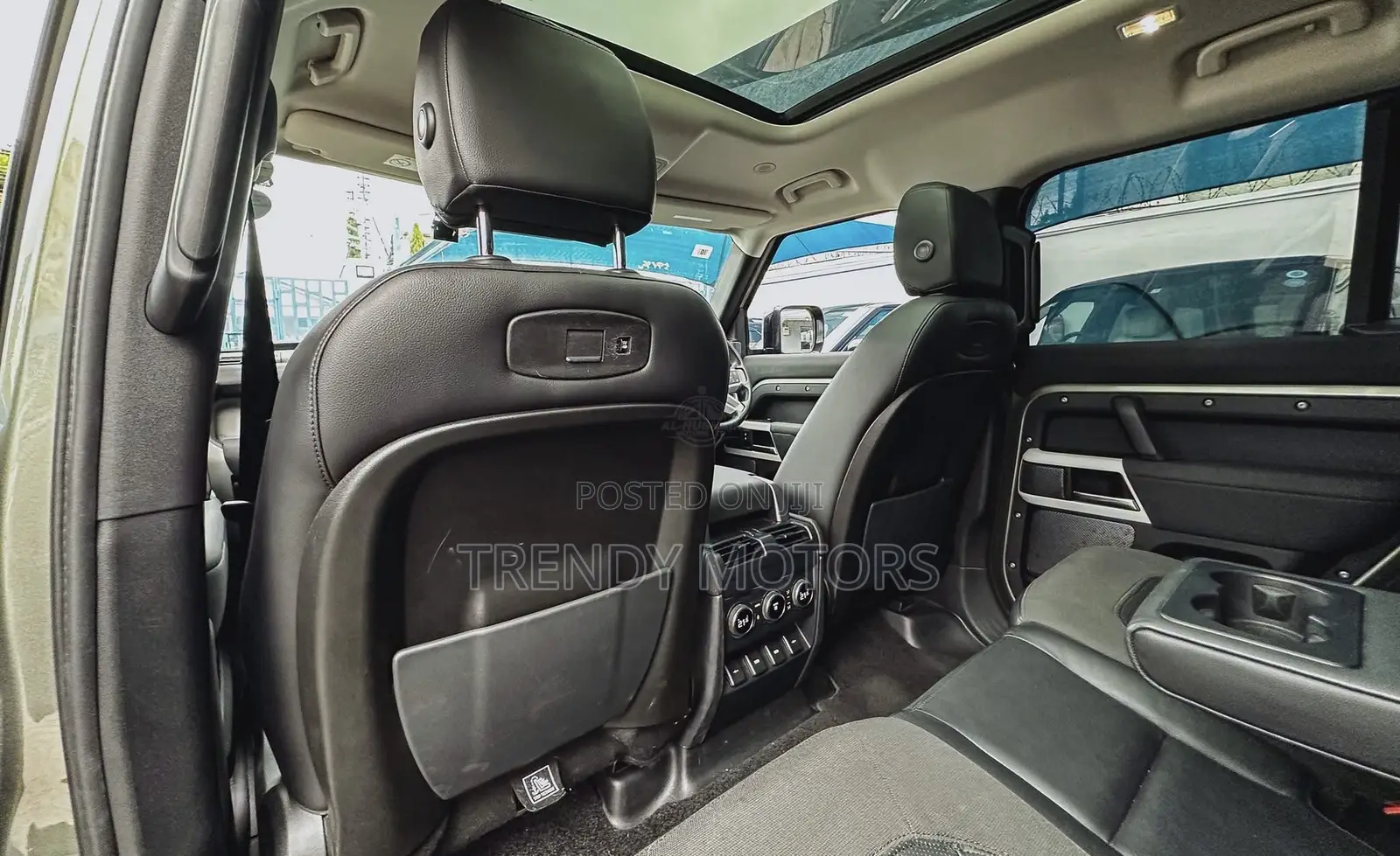 Land Rover Defender 2022 Green