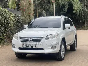 Toyota Vanguard 2012 White