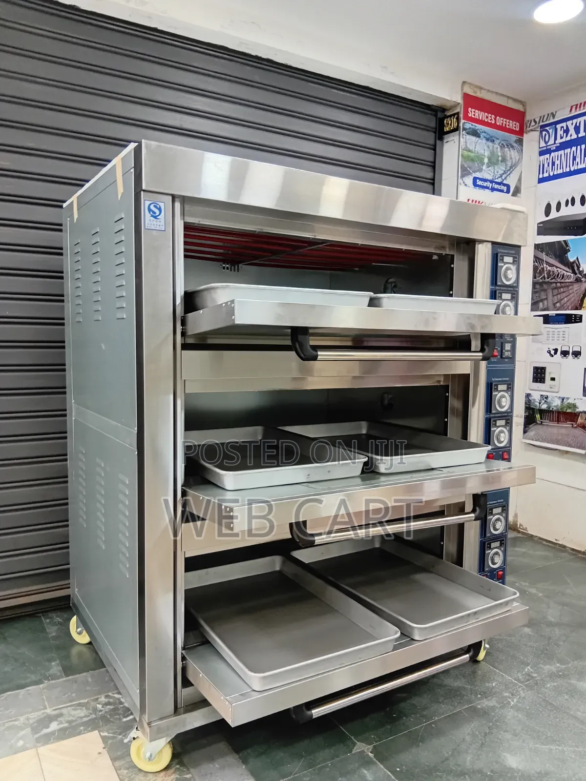 Professional 3 Deck Baking Oven With 6 Free Trays