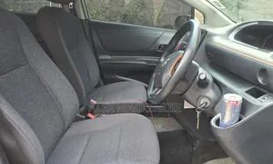 Toyota Sienta 2016 Silver