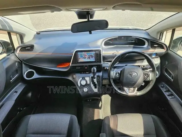Toyota Sienta 1.5 Hybrid FWD 2019 White