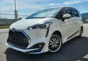 Toyota Sienta 1.5 Hybrid FWD 2019 White