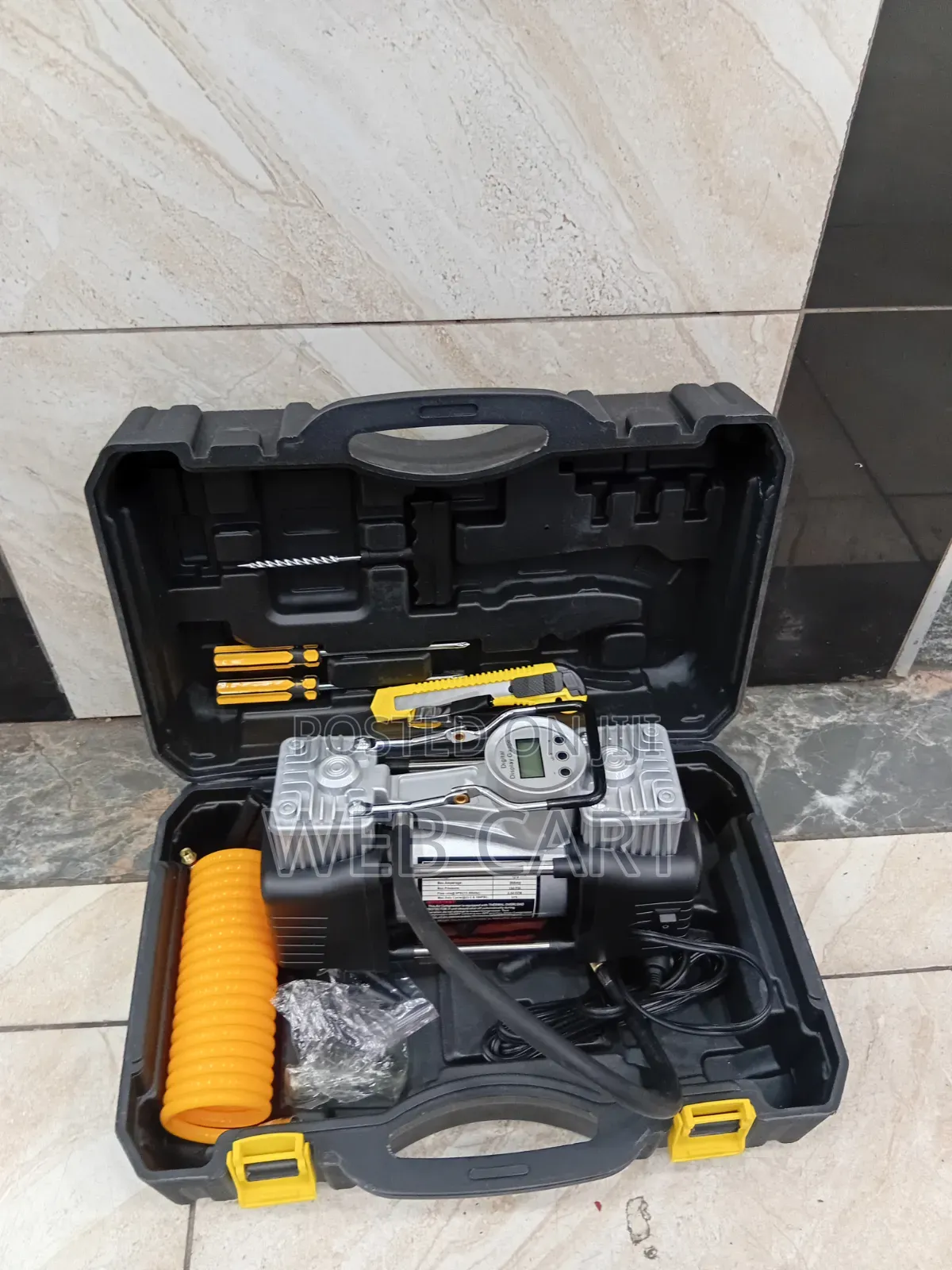 Heavy Duty 2-Cylinder Portable Air Compressor With Digital Gauge