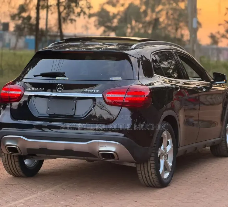 Mercedes-Benz GLA-Class 2019 Black