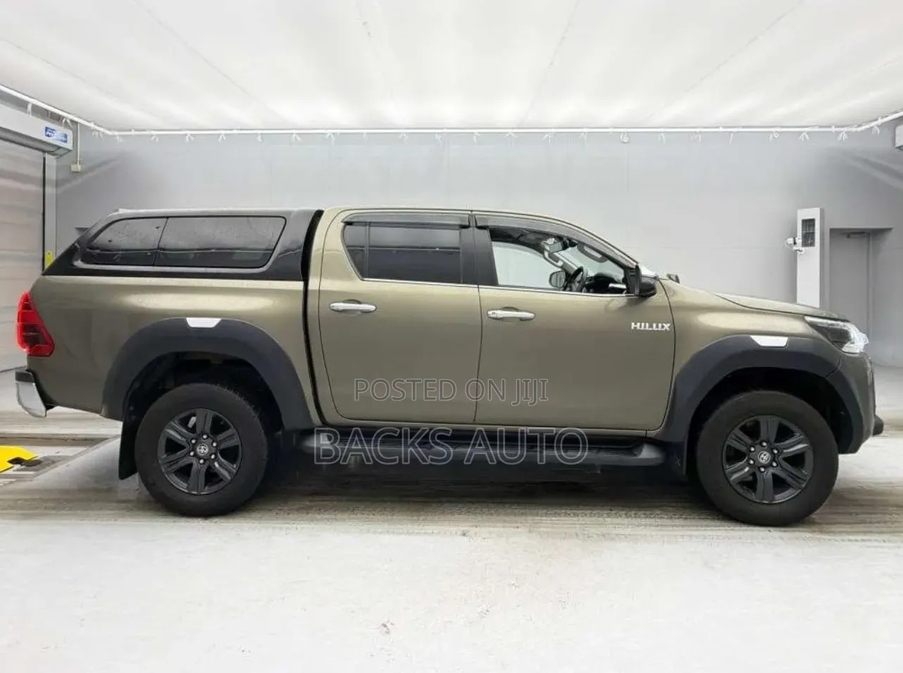 Toyota Hilux 2021 Gold