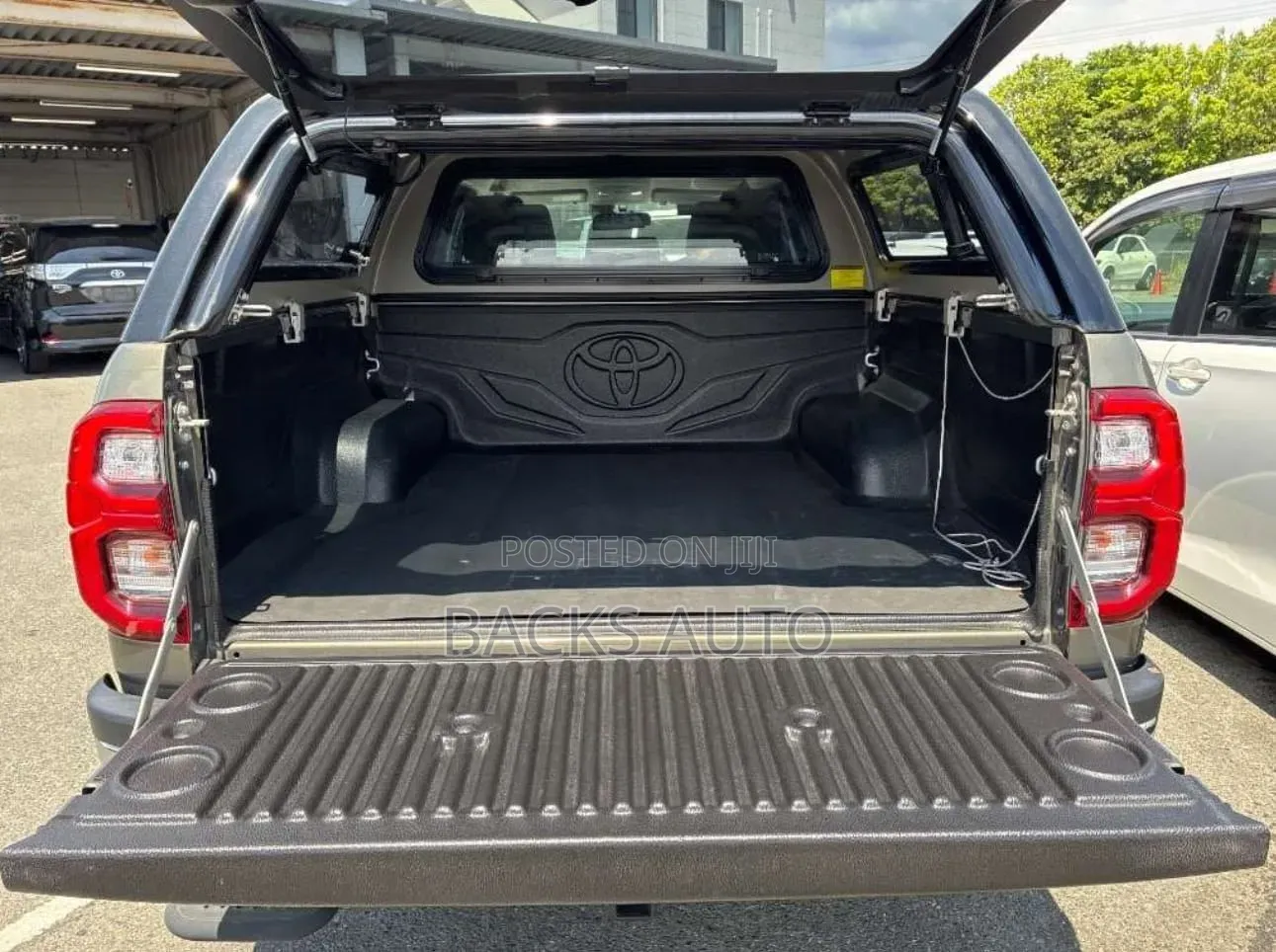 Toyota Hilux 2021 Gold