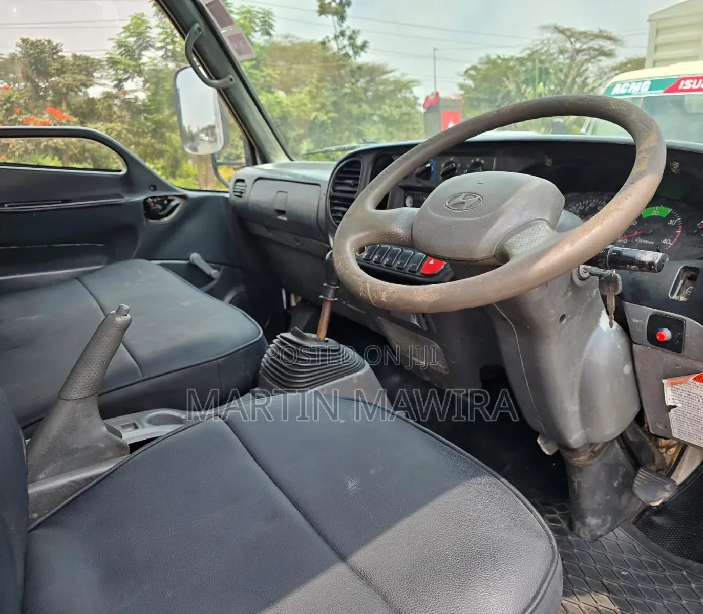 Hyundai Hd 2014 White