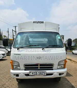 Hyundai Hd 2014 White