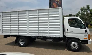Hyundai Hd 2014 White