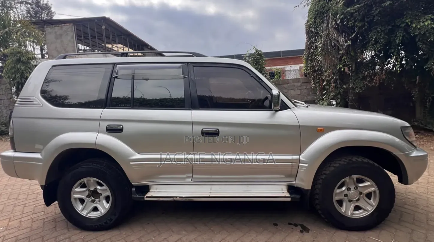 Toyota Land Cruiser Prado 2000 Silver