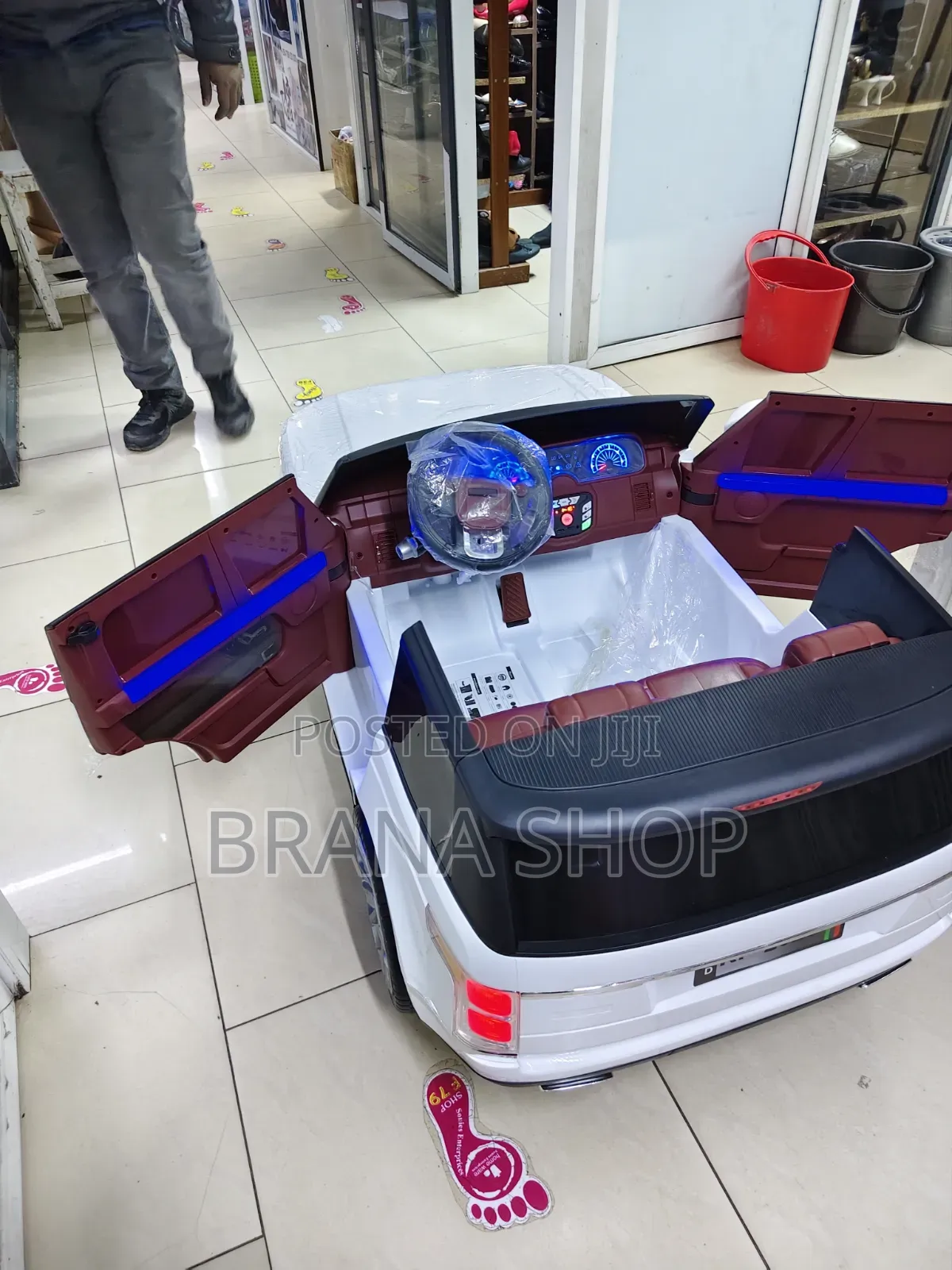 Range Rover Style Ride-on SUV – Luxury Battery Powered Car