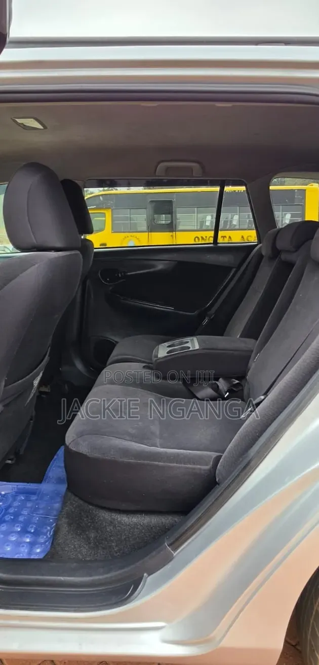 Toyota Corolla Fielder 2010 Silver