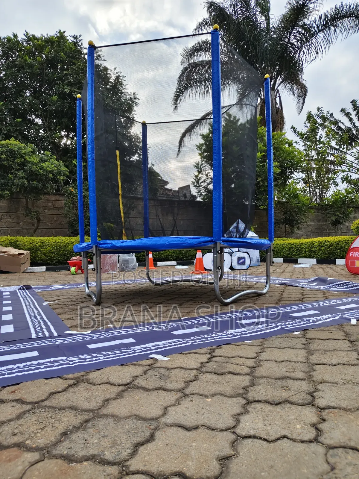 6FT Trampoline With Safety Net – Compact Outdoor Jumper for Kids