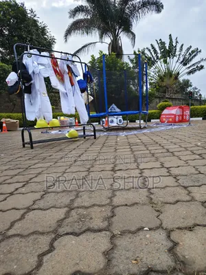 6FT Trampoline With Safety Net – Compact Outdoor Jumper for Kids