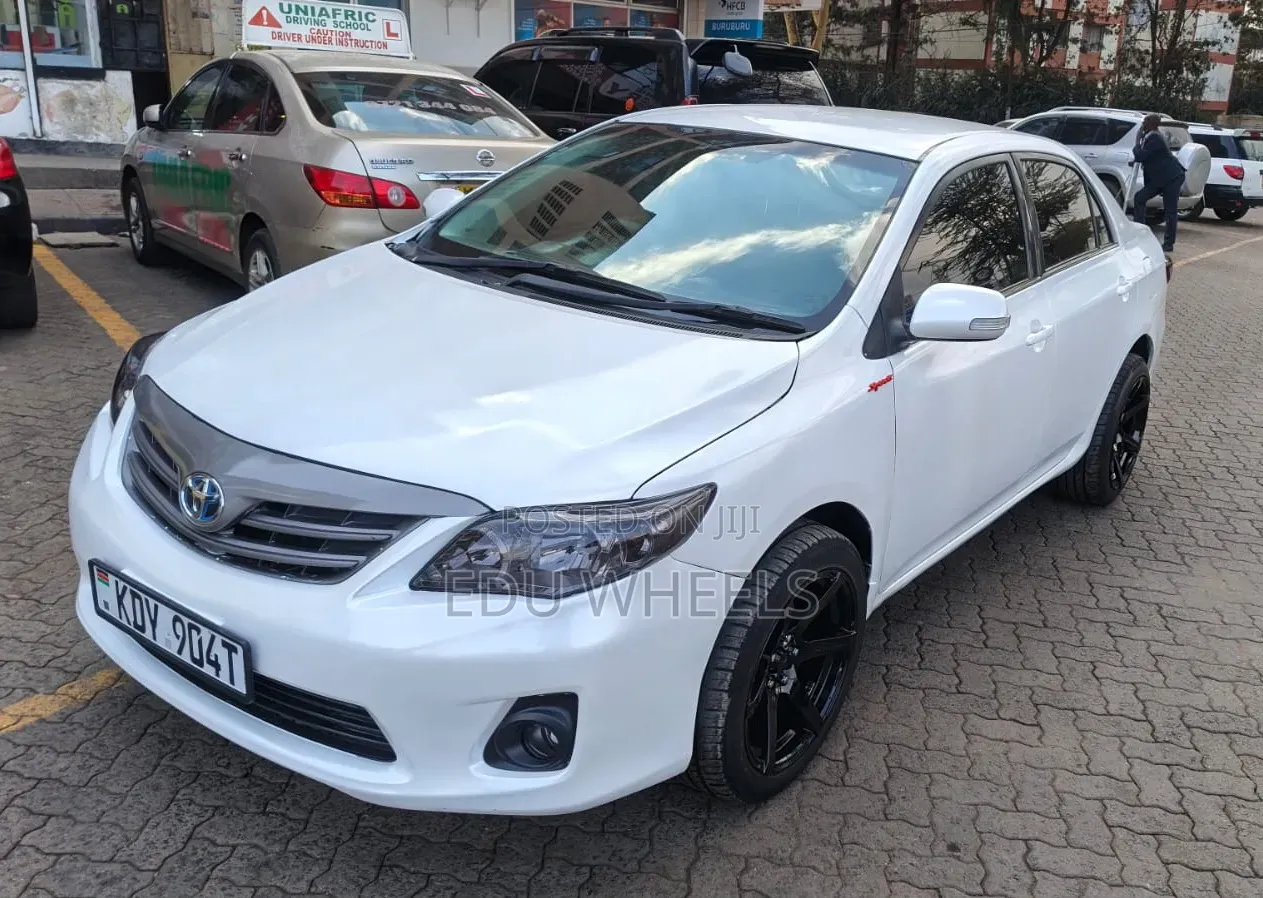 Toyota Corolla 2013 White