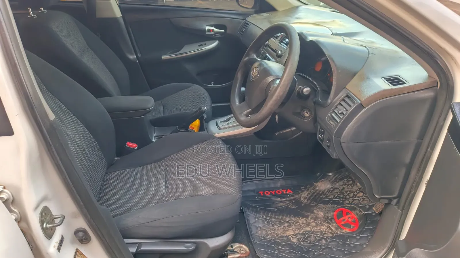 Toyota Corolla 2013 White