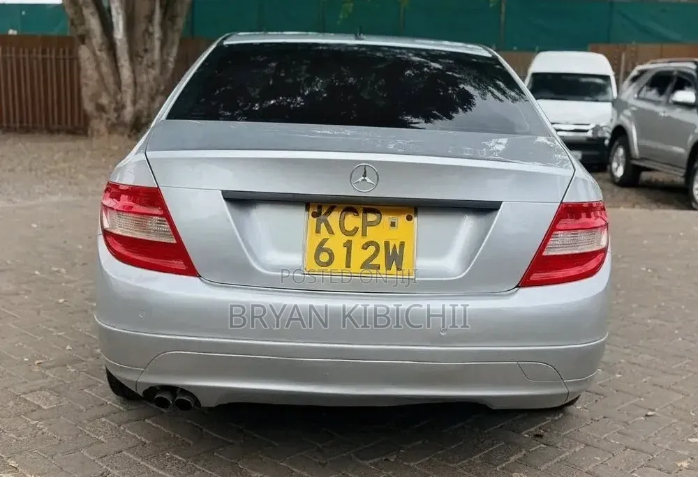 Mercedes-Benz C180 2011 Silver