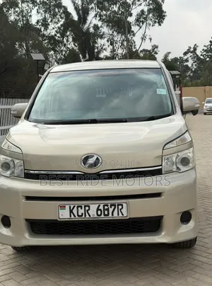 Toyota Voxy 2012 Beige