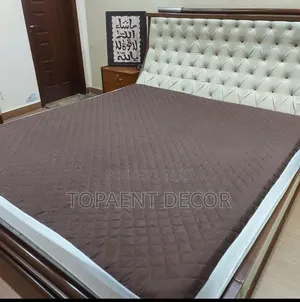 Beautiful Non Stains Waterproof Mattress Protector