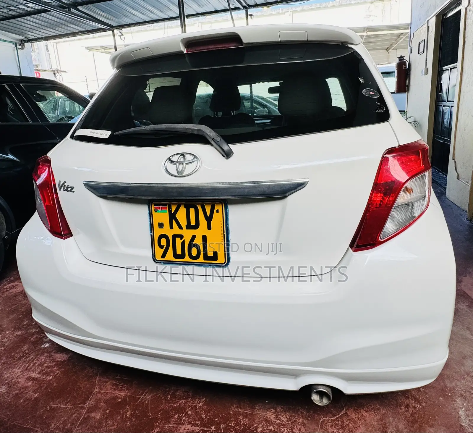 Toyota Vitz 1.3 FWD 5dr 2018 White