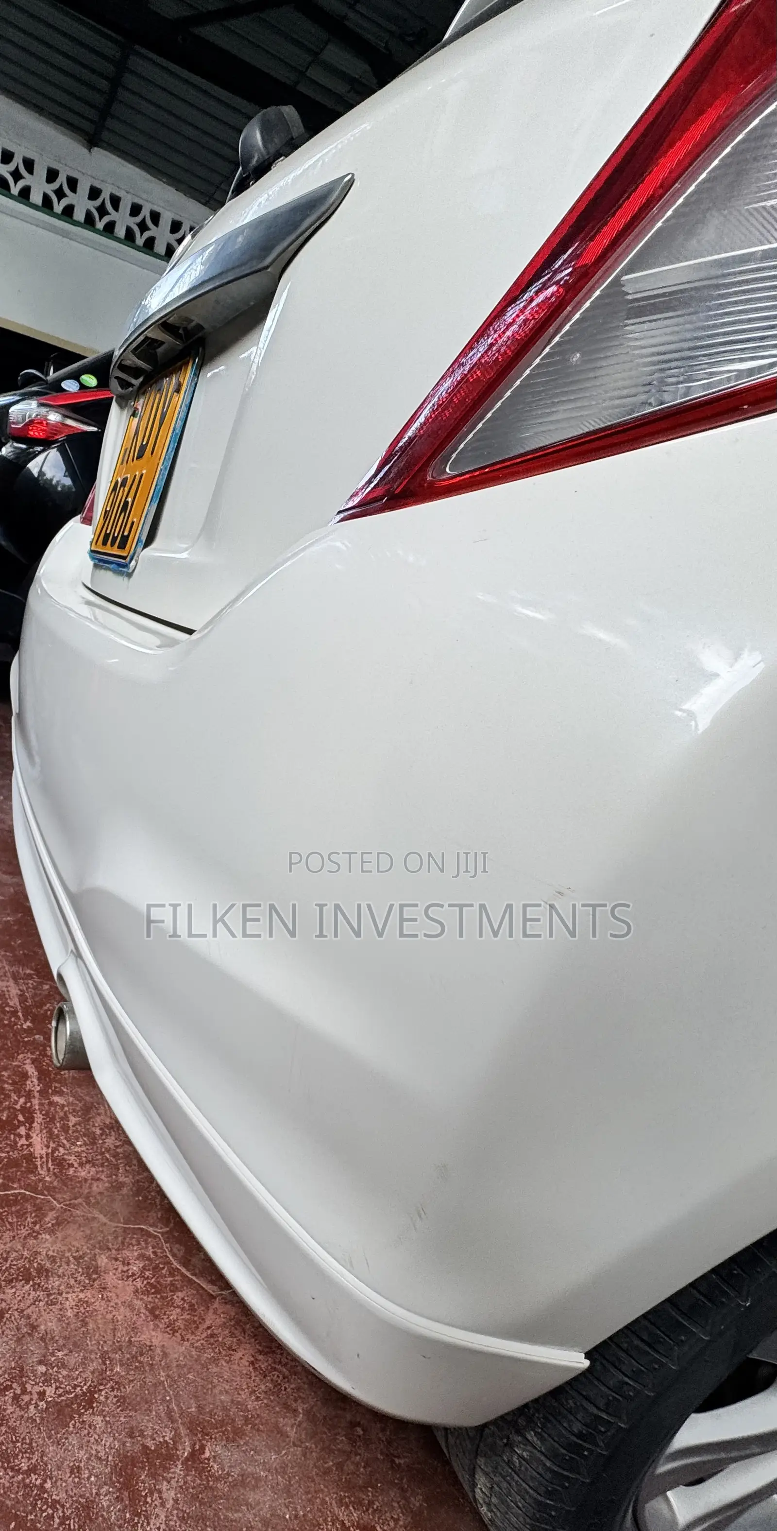 Toyota Vitz 1.3 FWD 5dr 2018 White