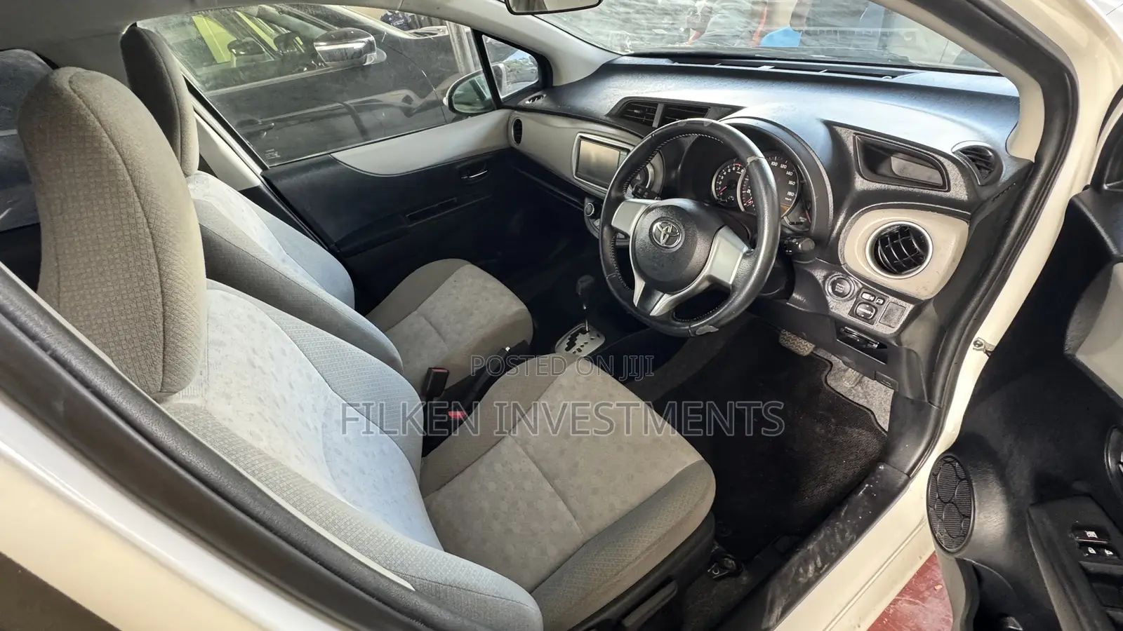 Toyota Vitz 1.3 FWD 5dr 2018 White