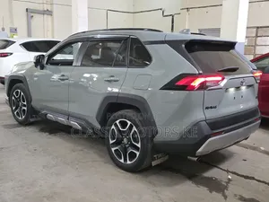 Toyota RAV4 2021 Green