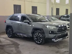 Toyota RAV4 2021 Green