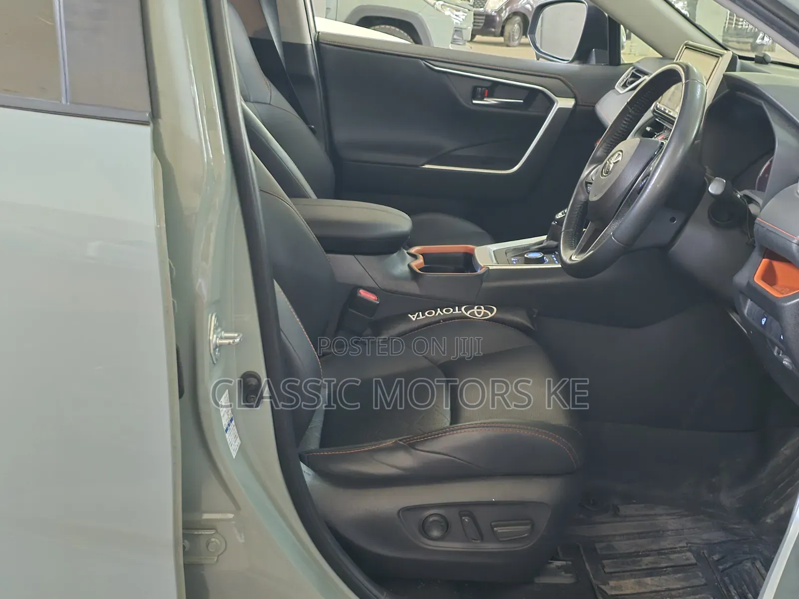 Toyota RAV4 2021 Green