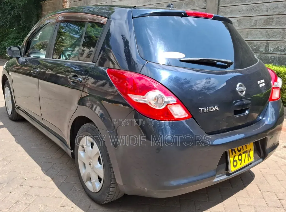 Nissan Tiida 2009 Black