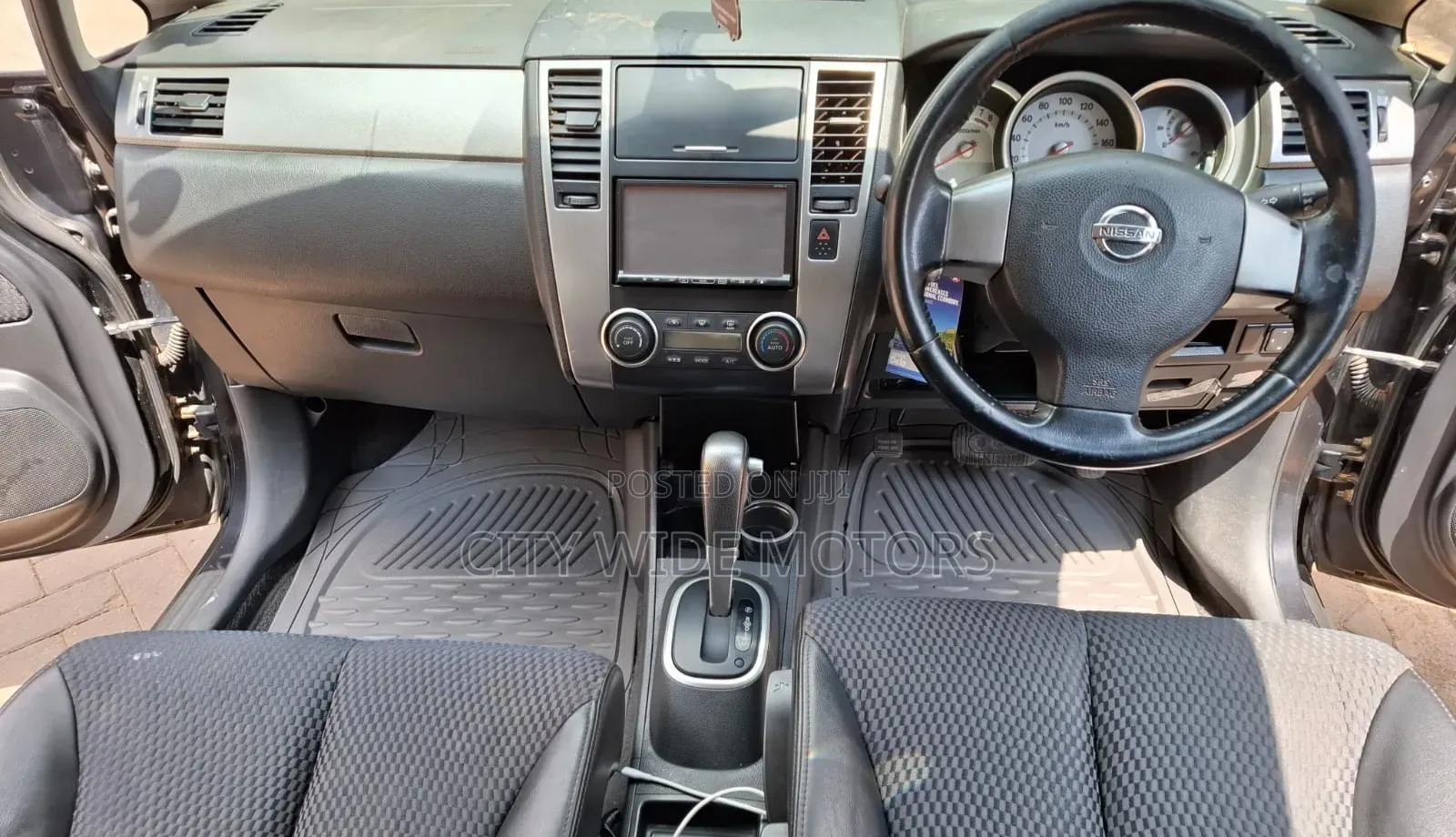 Nissan Tiida 2009 Black