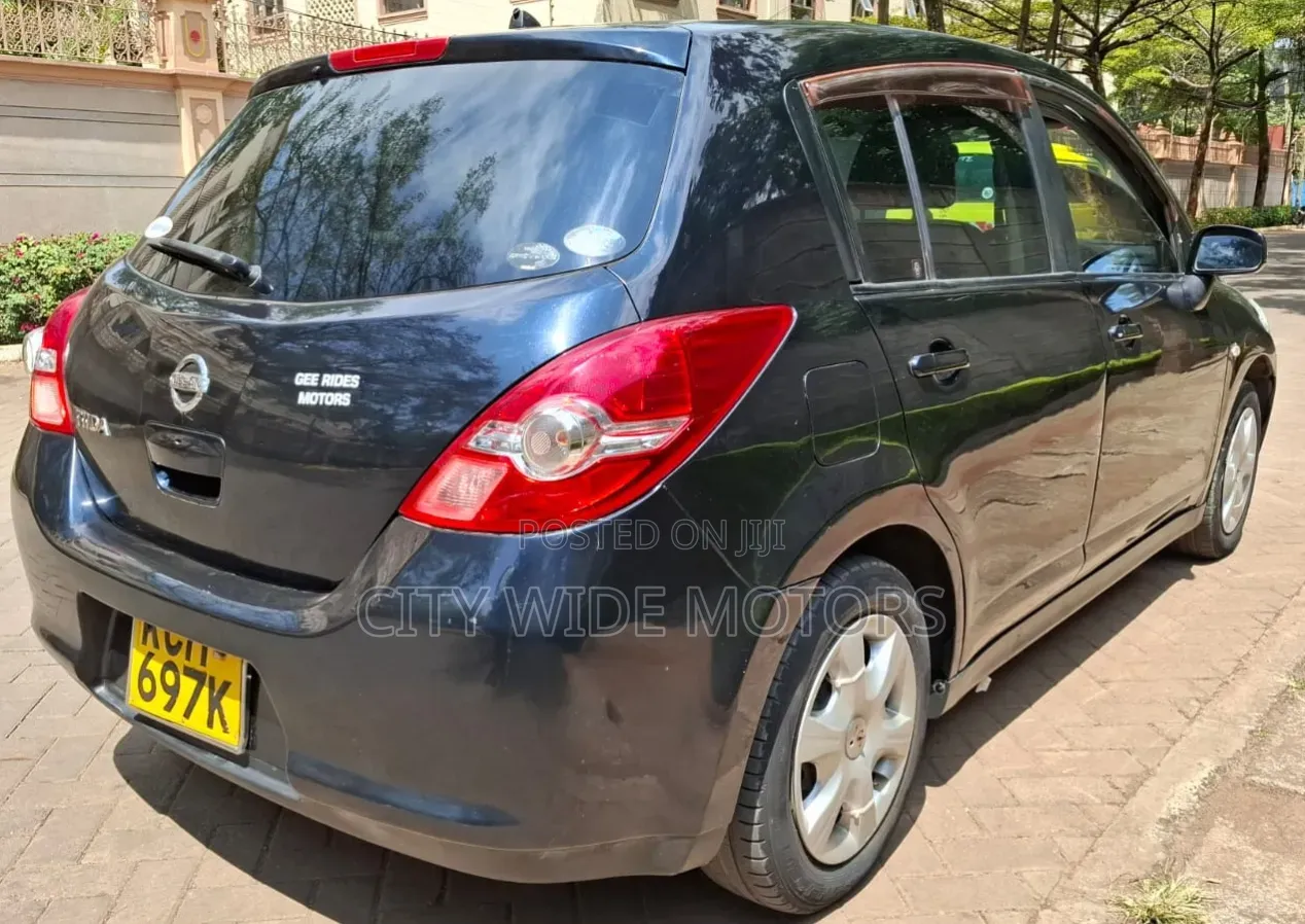 Nissan Tiida 2009 Black