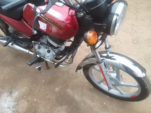 Bajaj Boxer 100 2022 Red