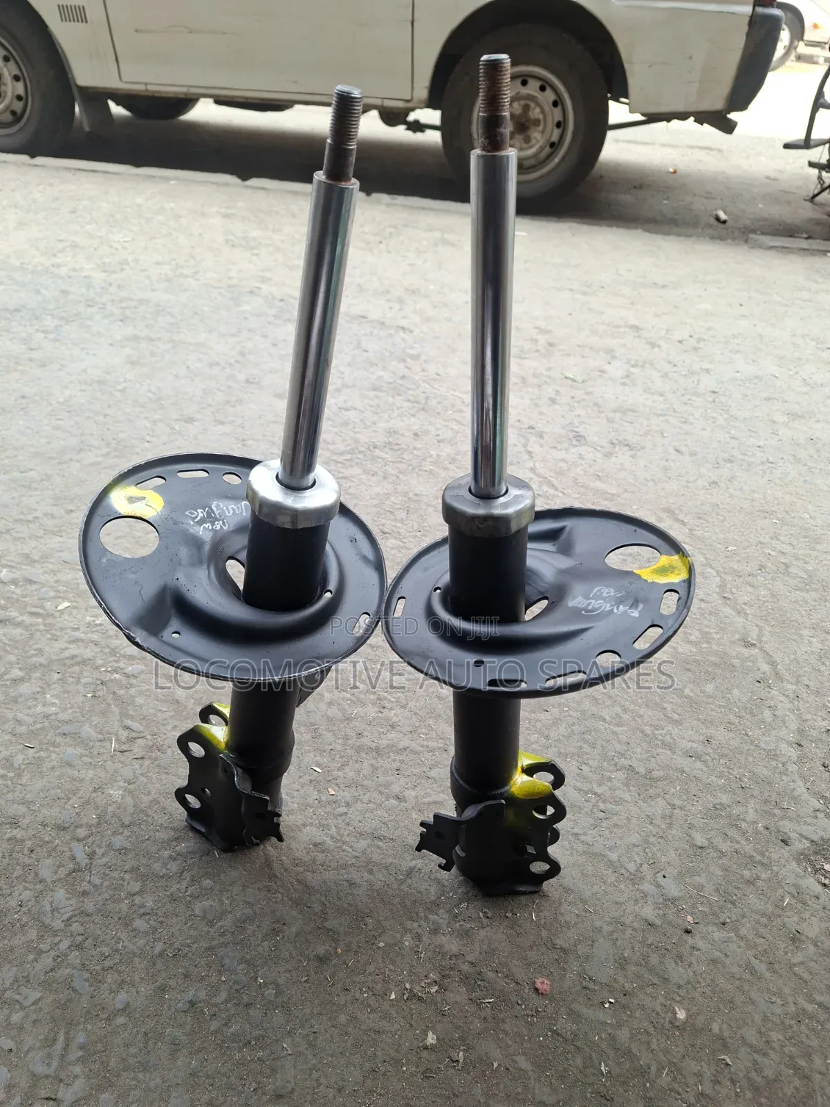 Front Shocks Toyota Vanguard / Rav 4