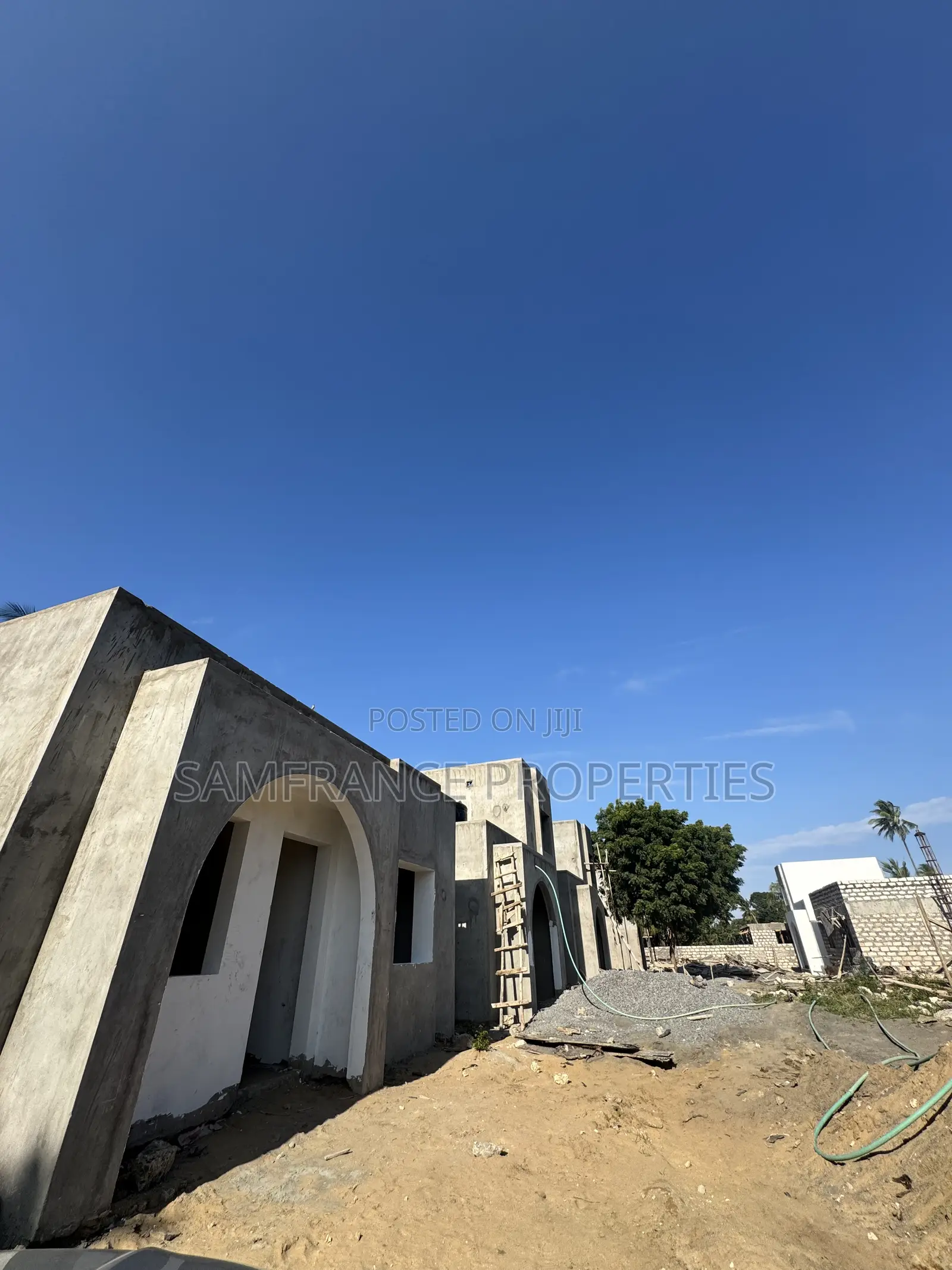 3bdrm Duplex in Boungan Villa, Kikambala for sale