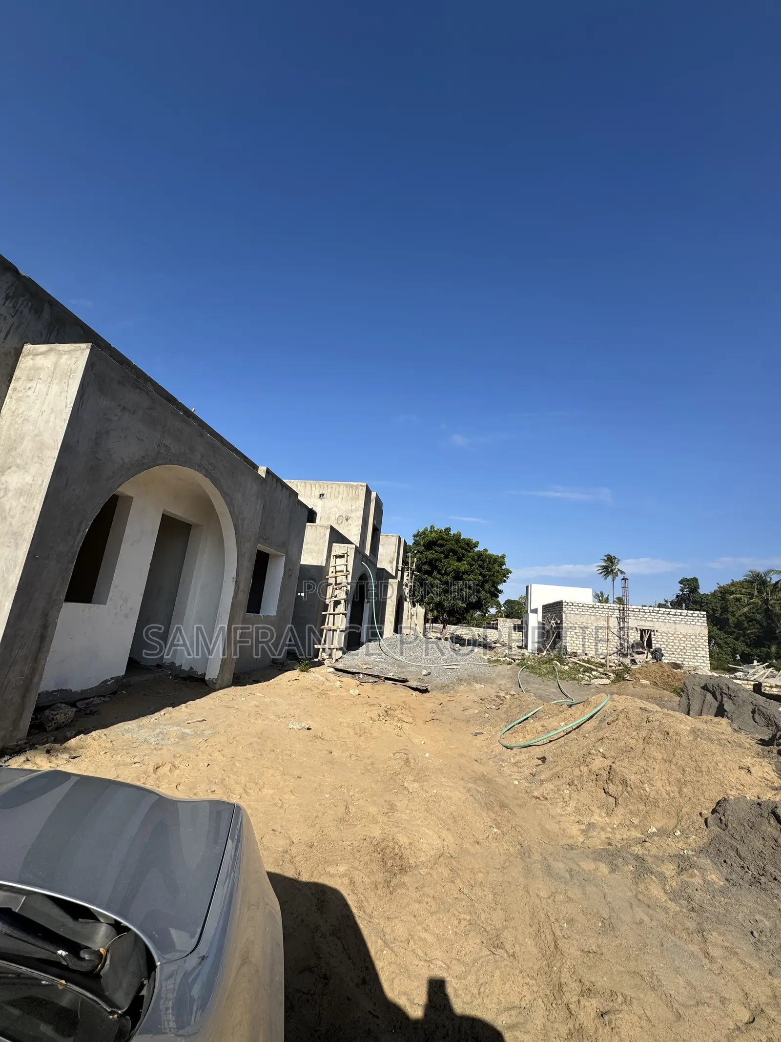 3bdrm Duplex in Boungan Villa, Kikambala for sale
