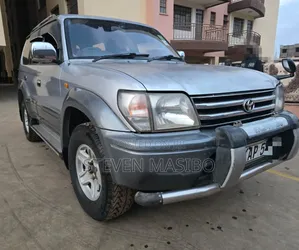 Toyota Land Cruiser Prado 3.0 D-4D 5dr 2005 Silver