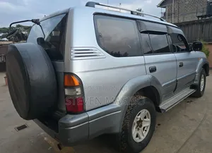 Toyota Land Cruiser Prado 3.0 D-4D 5dr 2005 Silver