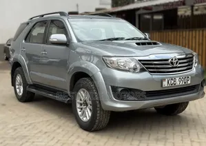 Toyota Fortuner 2.5 D AWD 2014 Gray