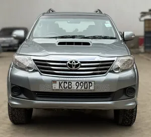 Toyota Fortuner 2.5 D AWD 2014 Gray