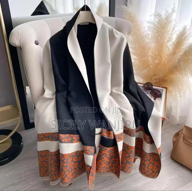 Double-Sided Cashmere Scarfs - thumbnail 7