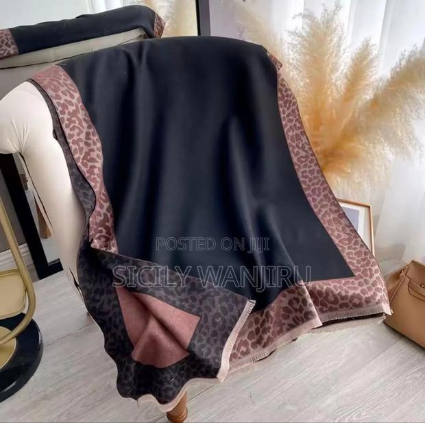 Double-Sided Cashmere Scarfs - thumbnail 8